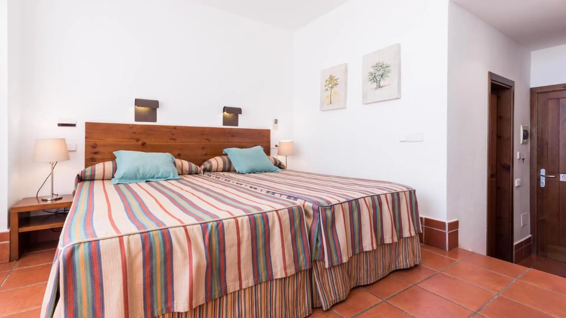 Hotel Calachica Las Negras 3*,